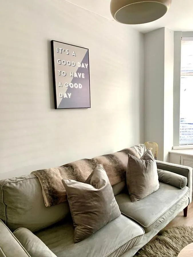 벨파스트 Cosy Terrace House 아파트