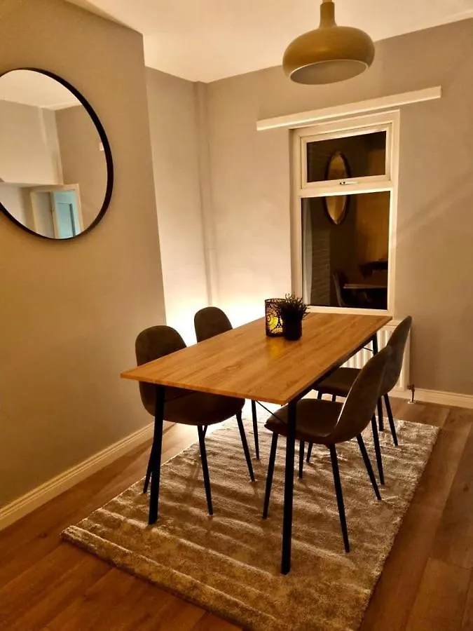 벨파스트 Cosy Terrace House 아파트