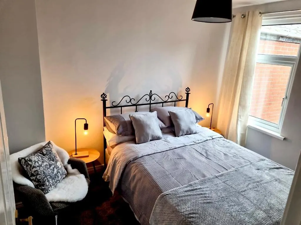 شقة بلفاست  في Cosy Terrace House