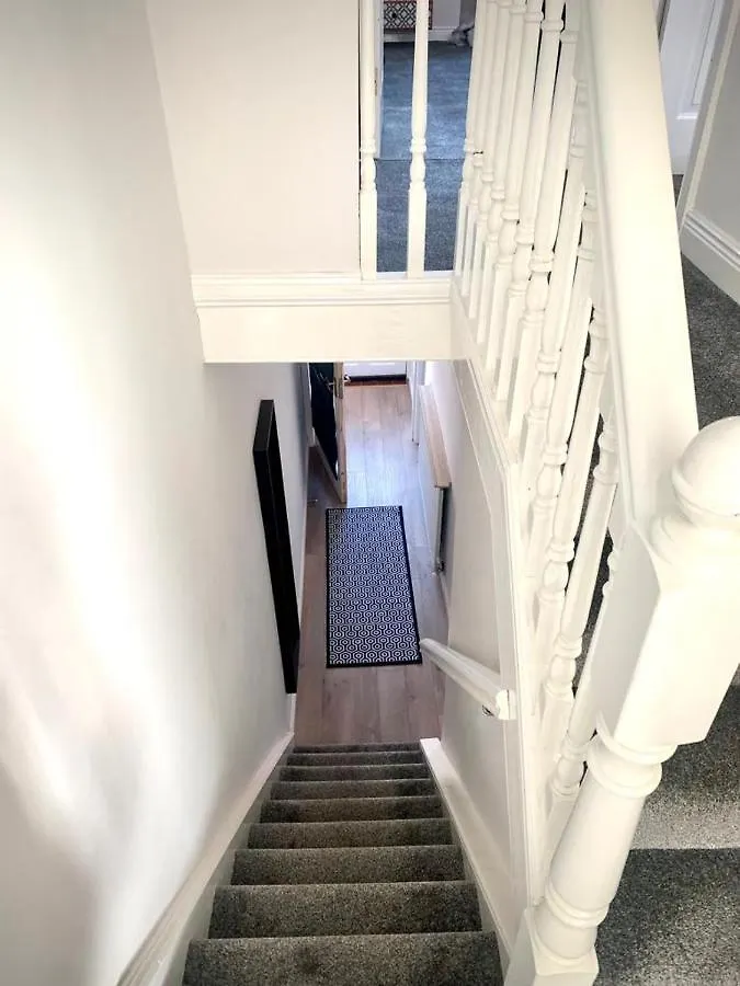 شقة بلفاست  في Cosy Terrace House